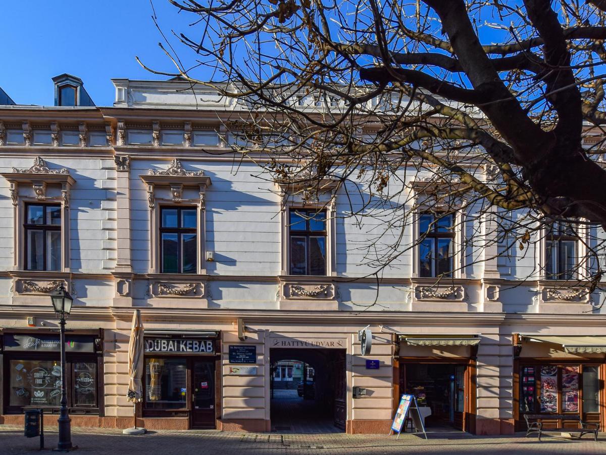 Koenigin Apartman Pécs Esterno foto