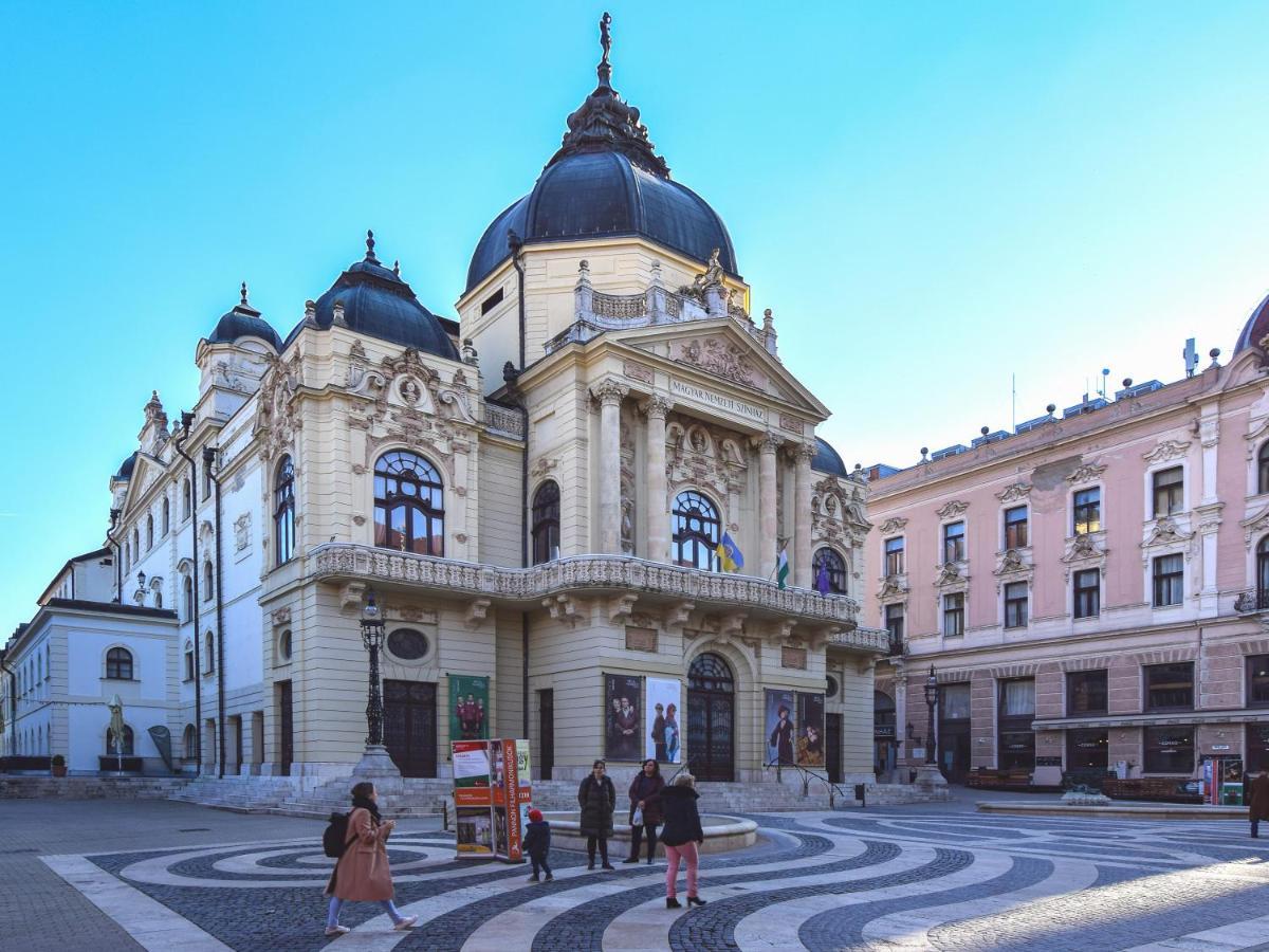 Koenigin Apartman Pécs Esterno foto